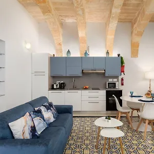  Apartment Modern Traditional With Maltese Internal Court Yard - Designed With Traditional Stone And Tiling Malta
