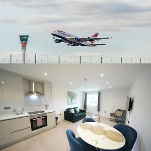 Apartment 10 Min Drive To Airport - Free Parking - 15 Min Bus Ride - Ev Charge Available, Stanwell